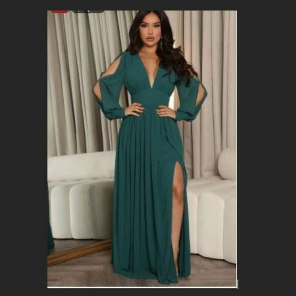 Fashion Nova - Hunter Green Low Cut Maxi Dress - Picture 2 of 3
